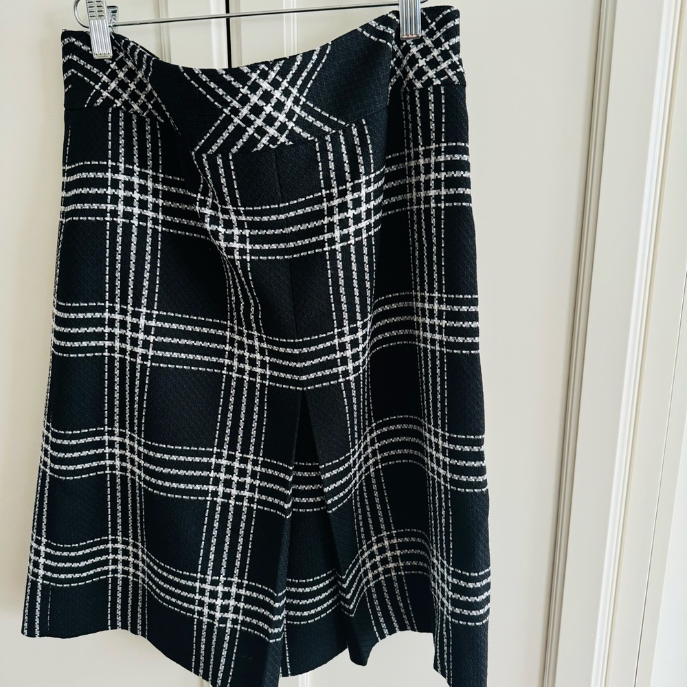 Short skirt